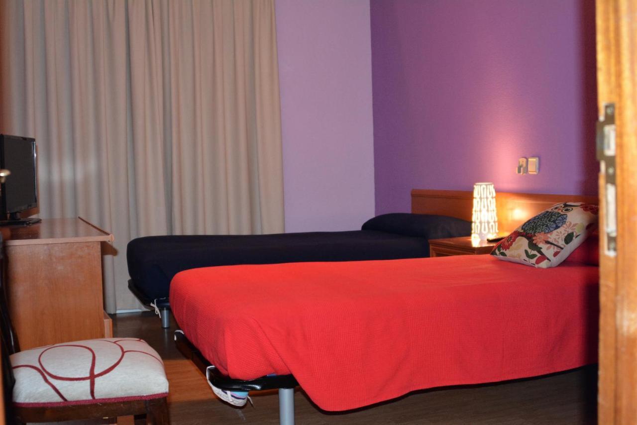 Villarejo de Salvanés Hostal Gastrobar Carmelo מראה חיצוני תמונה