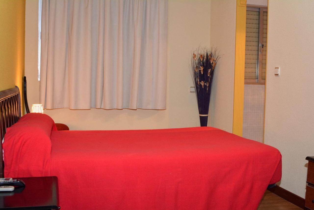 Villarejo de Salvanés Hostal Gastrobar Carmelo מראה חיצוני תמונה