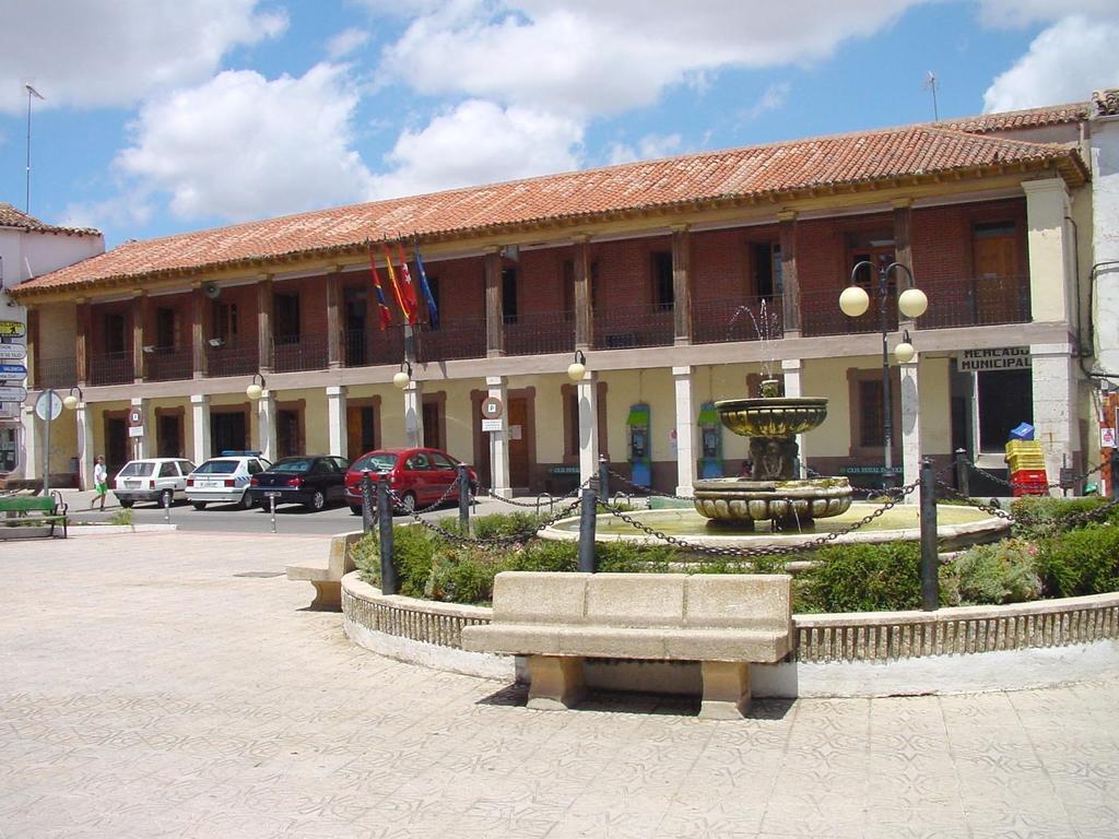 Villarejo de Salvanés Hostal Gastrobar Carmelo מראה חיצוני תמונה