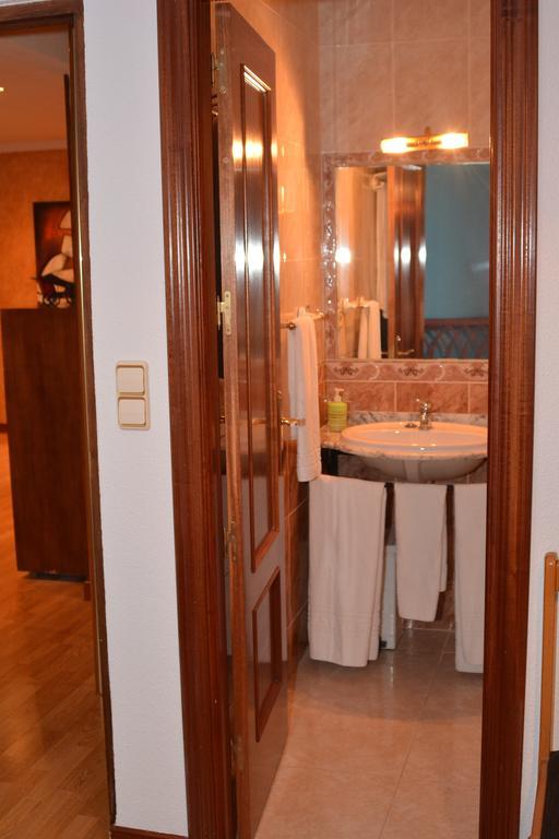 Villarejo de Salvanés Hostal Gastrobar Carmelo מראה חיצוני תמונה
